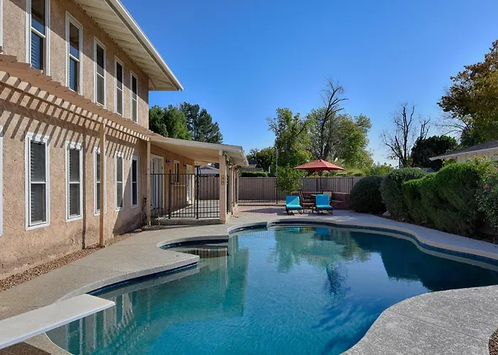 Desert Escape L 2 Masters L Heated Pool *