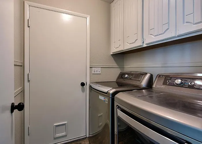 Desert Escape L 2 Masters L Heated Pool Holiday home Mesa